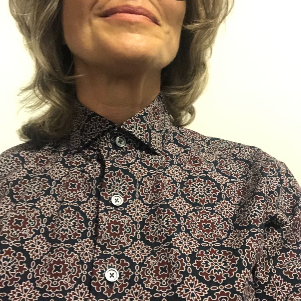 EXPRESS XS patterned, tapered, button down, long-sleeve top